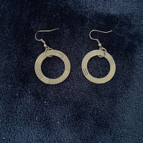 Circle earrings - Picture 1 of 1